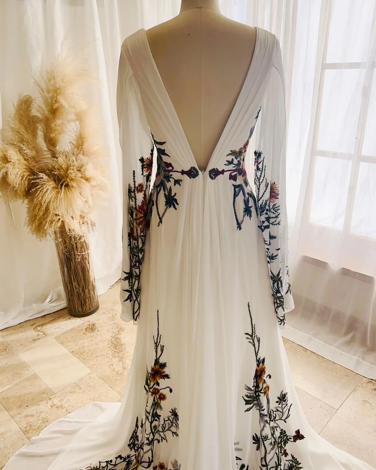 Embroidery Lace Floral Wedding Dresses for Bride 2024 Chiffon Long Sleeve V Neck Boho Bridal Gowns with Train