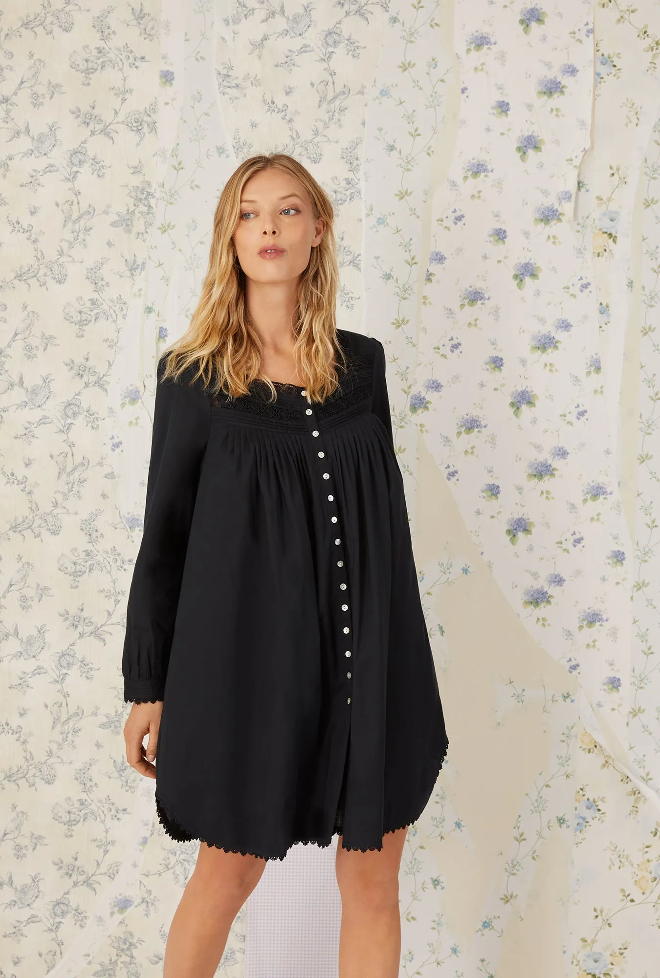 Heirloom Dream Short Robe